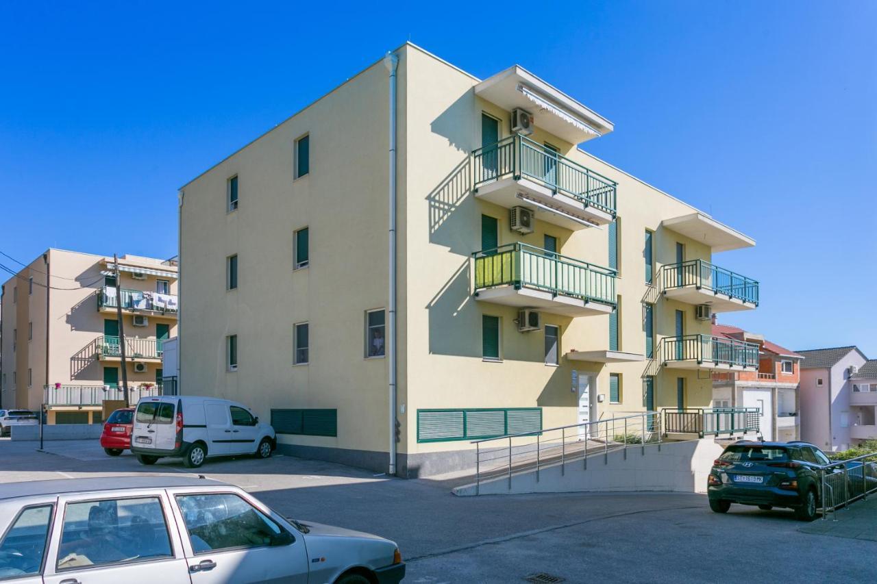 Apartments With A Parking Space Kastel Gomilica, Kastela - 21630 Exterior photo